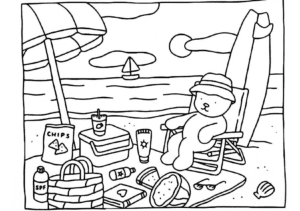 Urso em cadeira na praia, com guarda-sol, lanche e prancha de surf.